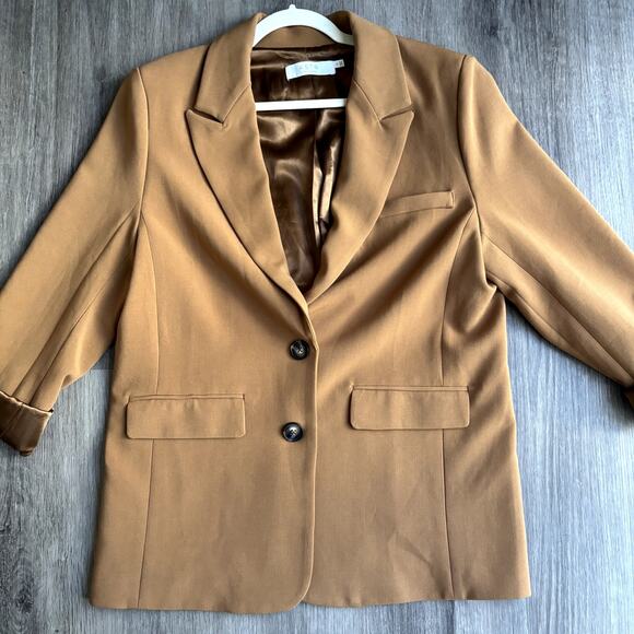 ASTR The Label Boyfriend Blazer in Camel Medium - Picture 3 of 10